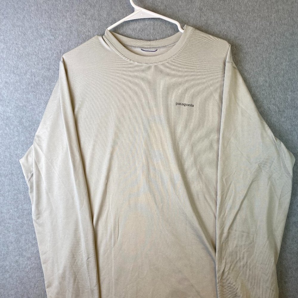 Patagonia Large Polyester Blend Long Sleeve Men's Base Layer - Grey
